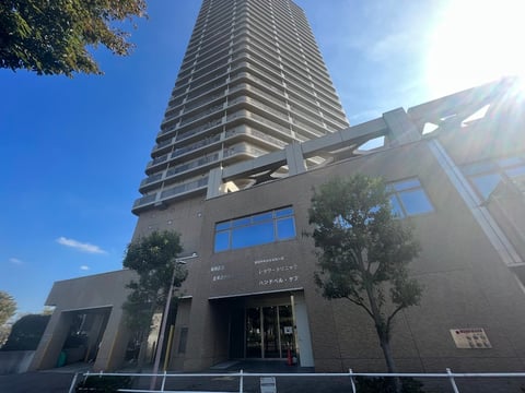 クリックするとGoogleストリートビューが開きます。