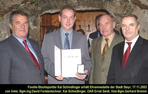 überreicht durch BGM Ing. David Forstenlechner