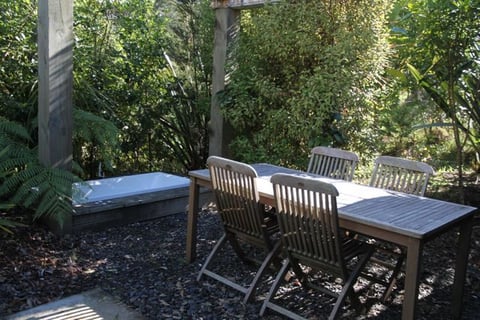 Die Badewanne ist hier im Freien :-)