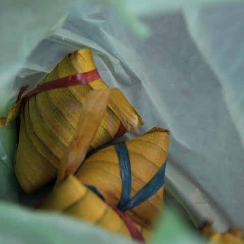 And for us a bantal بنتل on the way (sticky rice with coconut and peanut)