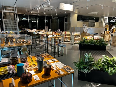 “発酵・日本酒・ものづくり”をテーマとした体験型ストア「FARM8 STAND」店内写真①