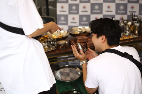 思いがけない品物が眠っているかも。出会いを楽しんでください!