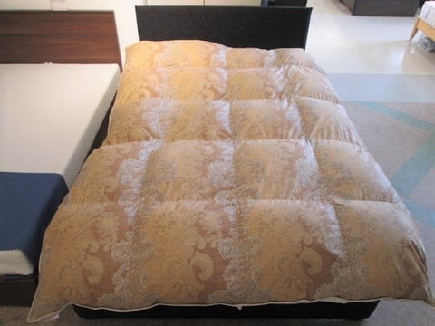 羽毛布団　掛け布団　栃木県　鹿沼市　東京デザインセンター