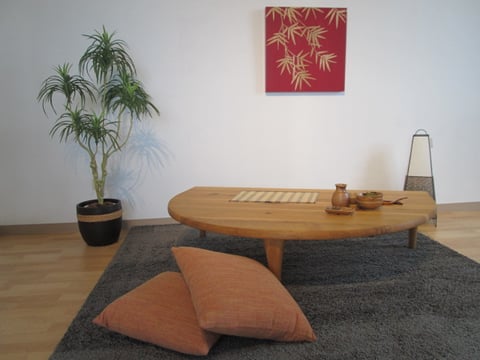 座卓　センターテーブル　リビングテーブル　半円　飛騨産業　森のことば　インテリア　家具　栃木県　東京デザインセンター