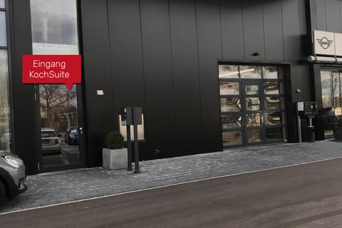 Eingang KochSuite Freiburg beim Mini-Zentrum im Autohaus Märtin