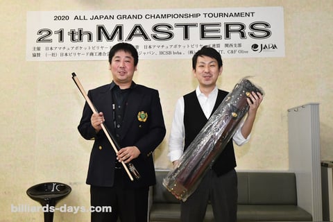 2020年大会ファイナリスト。左：喜島安広（優勝）、右：小笠原晋吾（準優勝）