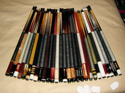 2001年。同行者含めわずか5名のメンバーでこれだけキューを買った