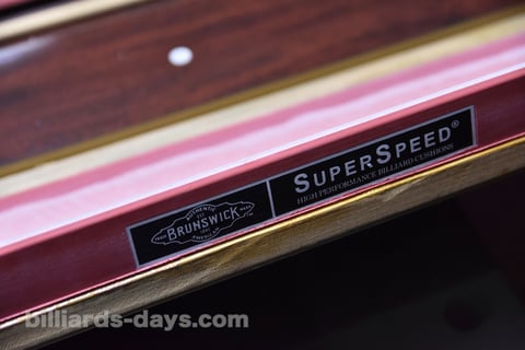 新品のクッションゴムをレールに貼ったところ