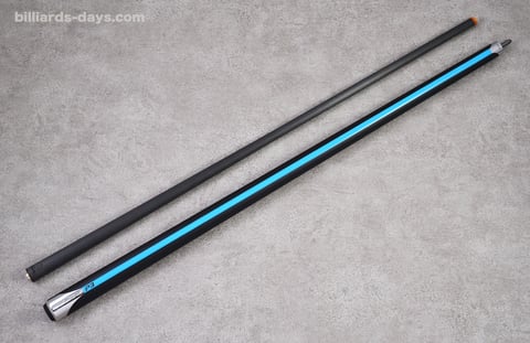 PREDATORの『P3 RACER COBALT』(※シャフトはREVOをふくめ複数の種類から選択ができる)