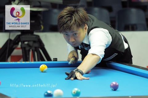 Naoyuki Oi 　Photo :  On the hill ! 