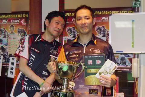 Yuji Hayase (right) won JPBA Grand Prix East stop#4 in Tokyo. 