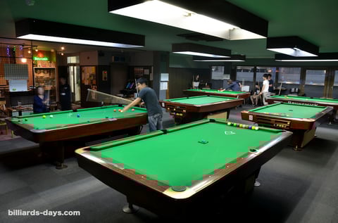 RALLY相模大野・店内