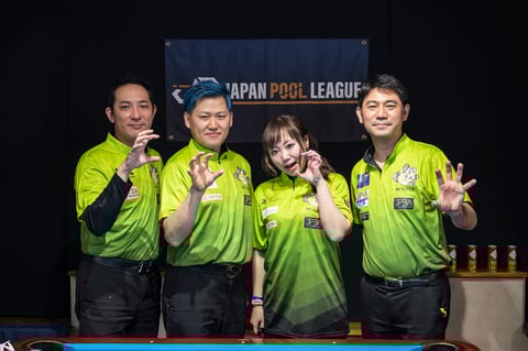 BEASTS／左から、早瀬優治・青木亮二・青木知枝・内垣建一 ©2021 JAPAN POOL LEAGUE