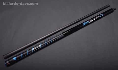 プレデターのブレイクキュー『BK RUSH』。インレイやハギは使われておらず、スポーティーな方向に振られたデザイン。シャフトはカーボン