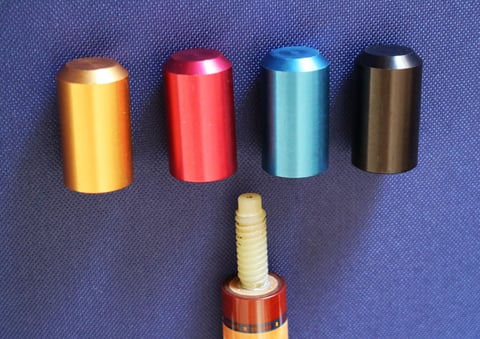 コグノセンティ純正のアノダイズド加工されたアルミプロテクタ