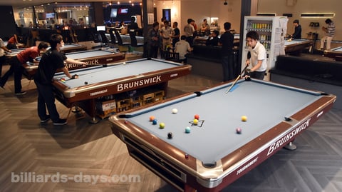 2016年試合風景。リニューアル前の識名店(現・Neo Baata)