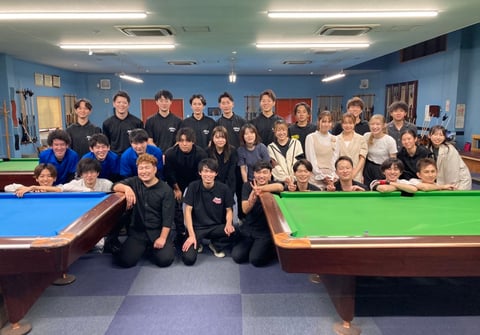 参加者全員で記念撮影。※撮影時のみマスクを外しています