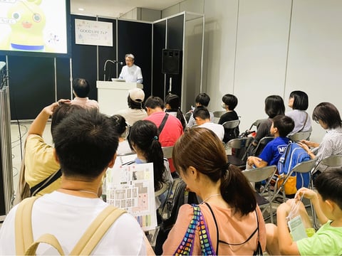 子どもも保護者の方も真剣に聞き入ります