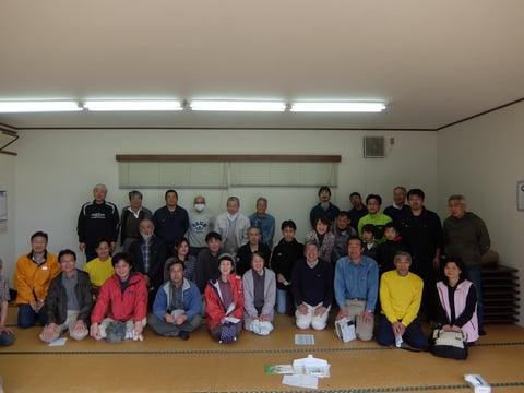 新年度最初の定例会です。全員でハイチーズ！！　元気で楽しく活動しましょう！