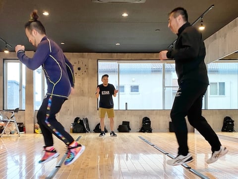 リズム感を鍛える方法を体系化した唯一のトレーニング。熊本ではハンキードーリーダンススタジオがいち早く取り入れています。