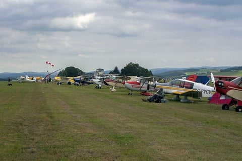 Teilnehmer des Nostalgischen Flieger-Picknicks