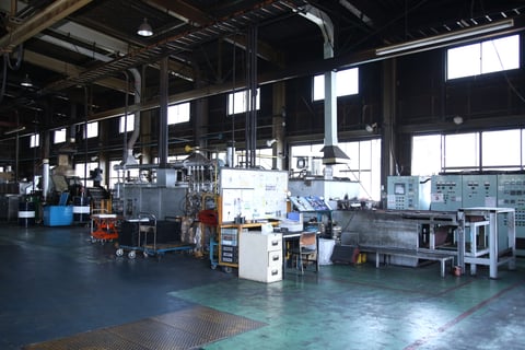 岐阜県 関市 日本熱処理㈱ 日本熱処理 熱処理 (社)日本熱処理技術協会 焼鈍処理 表面加工 自動投入機 浸炭焼入 磁気抜き焼鈍 無酸化焼鈍 溶体化炉 時効炉 連続炉 バッチ炉 連続窒素雰囲気炉 連続焼入焼戻炉 ショットブラスト ブリネル硬さ試験機 真空洗浄機 連続ガス浸炭焼入焼戻炉 連続ガス雰囲気焼入焼戻炉 真鍮 バッチ式焼戻炉 ロックウェル硬さ試験機 ビッカース硬さ試験機 マイクロビッカース硬さ試験機 金属組織顕微鏡 サブゼロ処理 Ａ工場 ＨＰ炉 ＨＢ炉 ＡＴ１炉 ＡＴ２炉 ショット機 Ｃ工場 ＣＱ炉