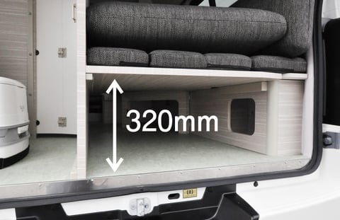 GENUINE-リヤ収納スペース