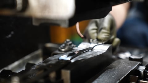 カトラリーができるまで【柄押し】