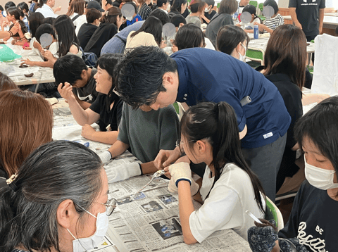 真剣に聞き入る子どもたちの姿