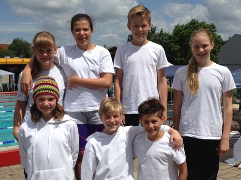 Die Aktiven bei schönstem Wetter in Herford: Pauline Wullenkord, Luca Terstesse, Julius Hebrok, Katharina Storz (hinten von links), Janne Holtmann, Philipp Eichwald und Marvin Venecani (vorne von links)