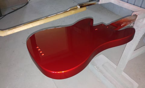 Jetzt kann alles erst einmal trocknen. Morgen erfolgt noch einmal ein Lackiergang mit Klarlack. 