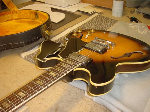 An den Rändern kann man gut sehen, wie ich das neue Brettchen farblich angepasst habe.