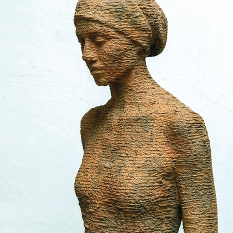 bruno walpoth, "giuana" edition,  2018, 67 x 42 x 25 cm, bronze – erlas galerie