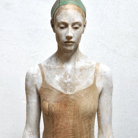 bruno walpoth, edition "johanna", 2016, nr. 3/4, 62 x 35 x 21 cm, nussholz/acryl – erlas galerie