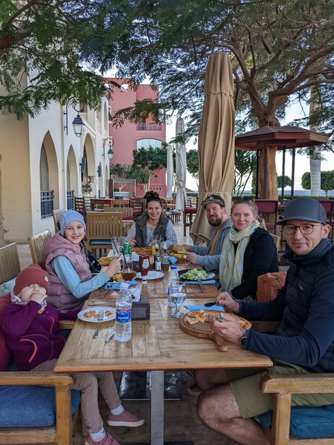 Essen an der Promenade 