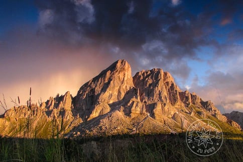 Ausblick auf herrliches Bergpanorama von der Kreuzwiesen Alm aus