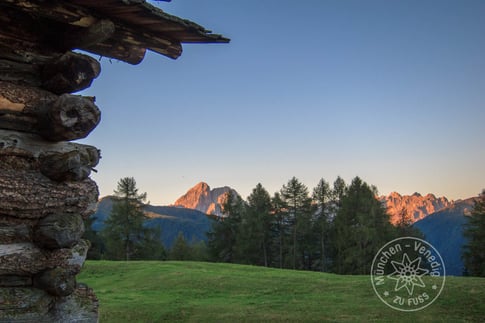 Kreuzwiesen Alm bei Sonnenuntergang