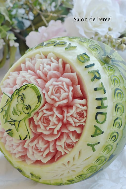 カービング　スイカ　メロン　教室　フルーツ　彫刻　大阪　オーダー　習い事　誕生日プレゼント　結婚式　カッティング　ソープ　似顔絵　お供え　飾り切り　石鹸