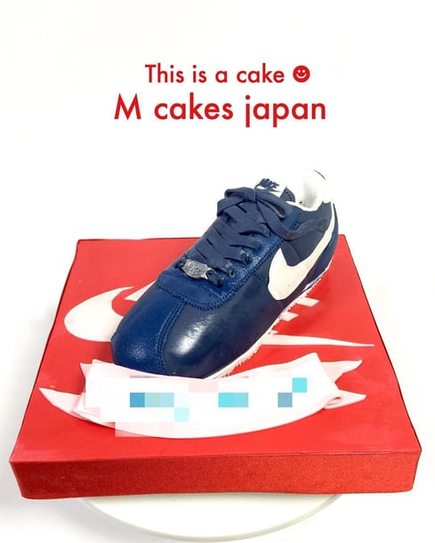 Nice Nike cake #nicekicks #kicks #kickscake #nice #nike #cortez #birthday #shoecake #スニーカー女子 #スニーカー #ナイキ #ナイスナイキ #誕生日ケーキ #cakedecorating #fondant #sneakers #nikecake #sneaker