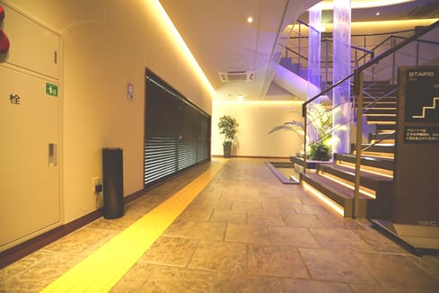 吹き抜けロビーもダイレクトで