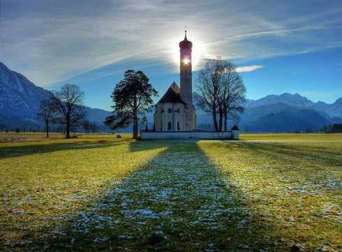 Eines meiner absoluten Lieblingsfotos: Sankt Coloman (Schwangau) in der Nähe von Schloss Neuschwanstein - da kann ich nur sagen: zur rechten Zeit am richtigen Ort :-)