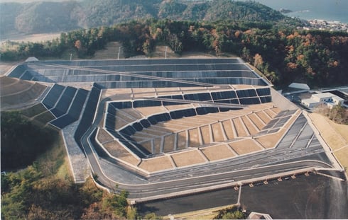 鳥取県東部一般廃棄物処分場遮水シート敷設工事