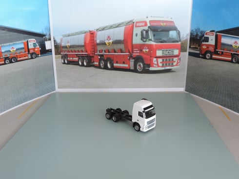 Ein verkürztes MTW Chassi Volvo