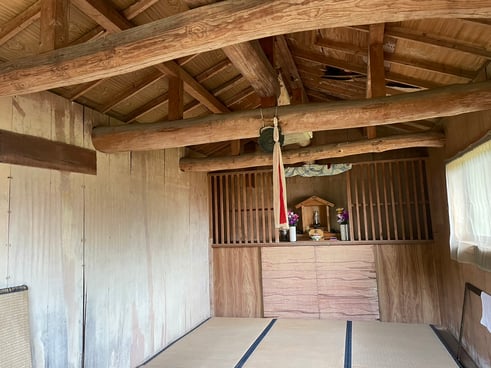 おうちの中も綺麗にお掃除しました。昔は子供たちがここで遊んだそうです。