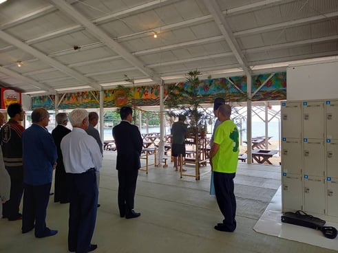 関係者一人一人が前に進み出て祈願します