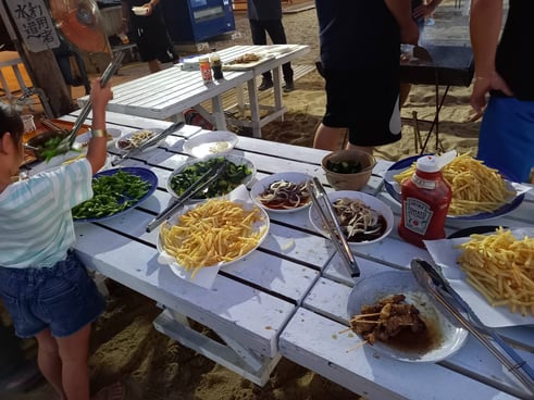 フライドポテト、唐揚げ、焼き鳥・・どんどんお料理も