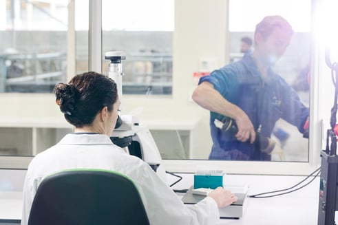 Puri New Zealand analyse deux fois ses Miels de Manuka, Kanuka, Thym et Trèfle de Nouvelle-Zélande par des laboratoires indépendants, avant et après l'importation en Europe.