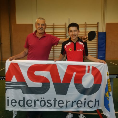 ASVÖ-Fachwart für Tischtennis in NÖ Helmut Faltinger begleitete Sebastian Auer nach Faak/See, wo der junge Sierndorfer wichtige Wettkampferfahrungen sammeln konnte.