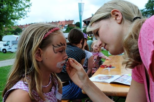 Kinder wurden kreativ geschmickt