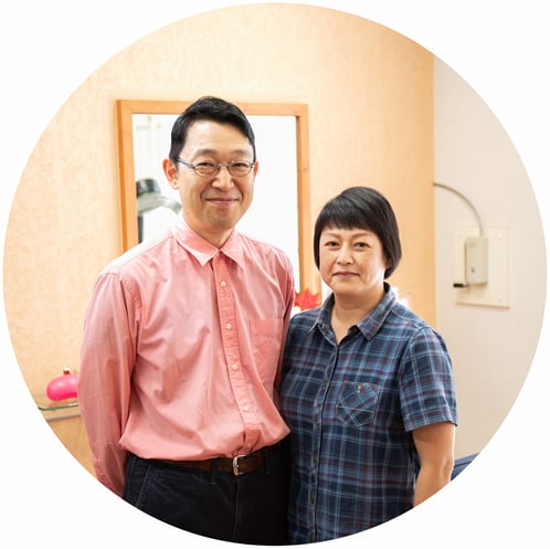 左　オ－ナ－西垣正勝　　右　西垣浩子